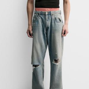 RIPPED BAGGY FIT JEANS