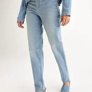 CLASSIC TAPERED JEANS PIPEVINE - BLUE